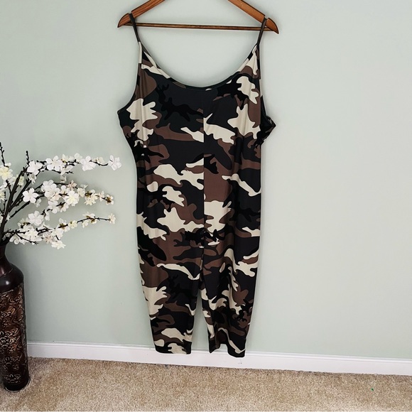 Shein Curve Cami Unitard Size 3X (Fits Size 20) - Picture 2 of 4